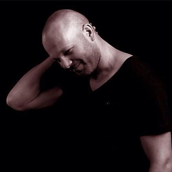 Rene Amesz Tracks & Releases on Traxsource