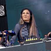 Manda Moor - Manda Moor's Trouble Chart