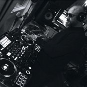 Simon.B - Simon B Summers Chart 07