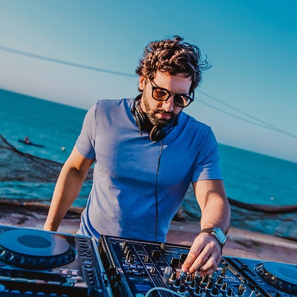 DFiuza - DFiuza Deep Quarantine June Chart on Traxsource